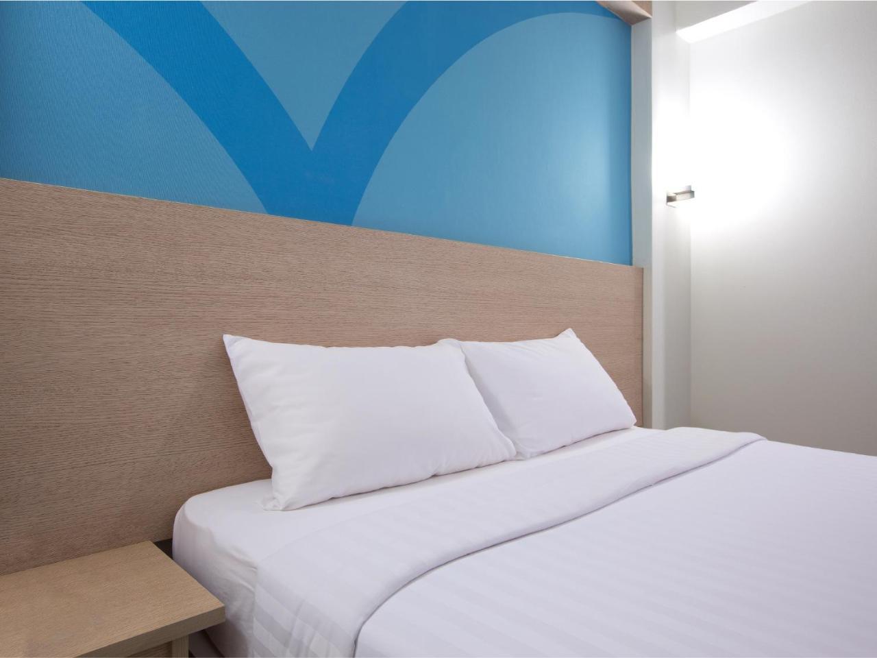 Hop Inn Hotel Tomas Morato Quezon City Exterior foto